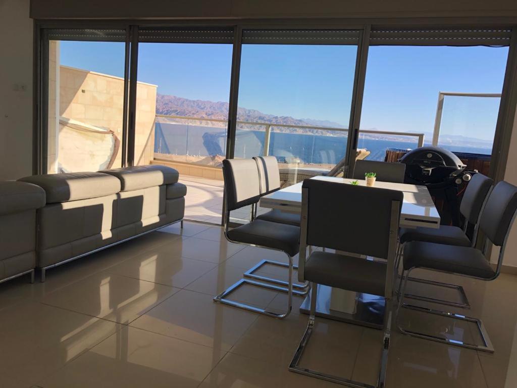 Luxury Exclusive Top Class Apartment On The Sea With Best Sea View And Jacuzzi רק למשפחות !!!! Eilat Esterno foto